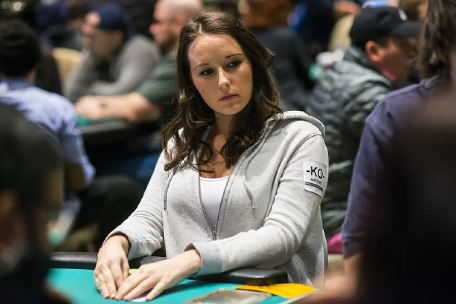 Anna Khait, la pokerista paladina degli animali