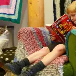 Progetto Winkfield: bambini leggono favole a cani e gatti